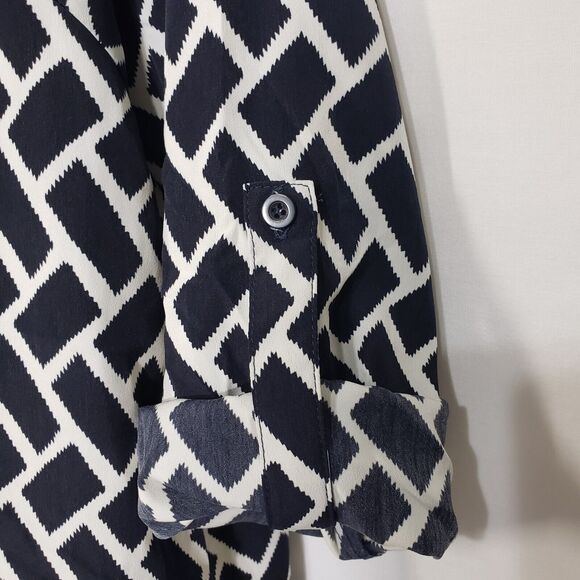 41 Hawthorn Womens Top Medium Black White Abstract 3/4 Roll Tab Sleeve V Neck - Picture 6 of 9